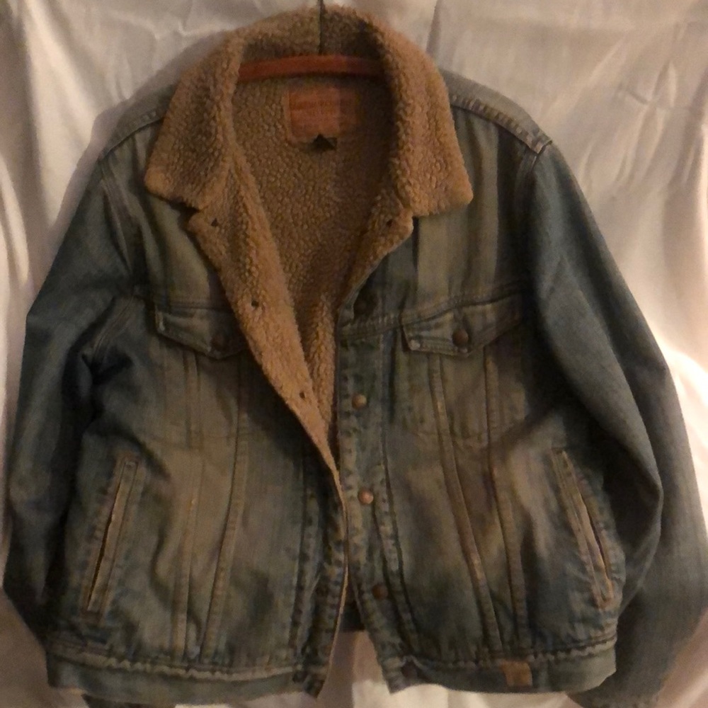 Jacket w snap buttons